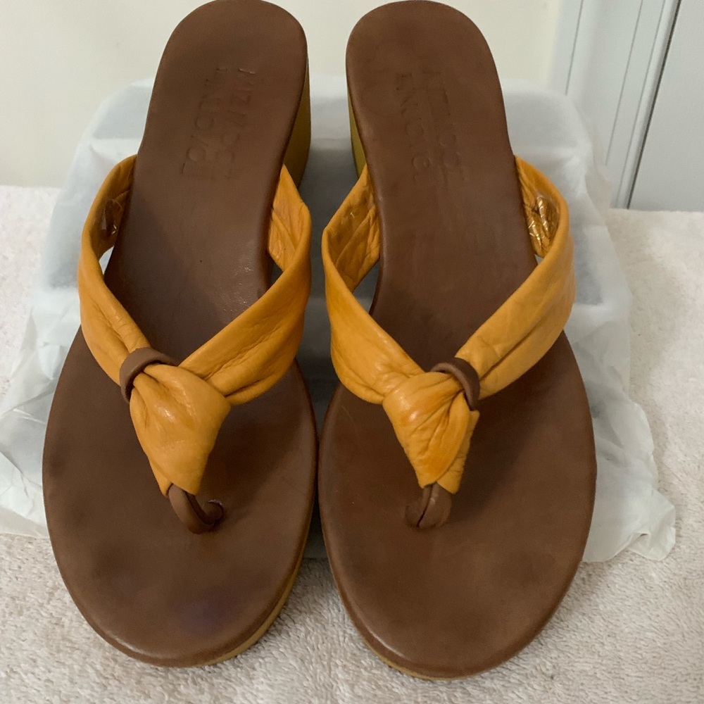 Mix Mooz golden yellow sandals size 8 medium